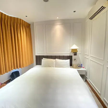 Lookits Hostel